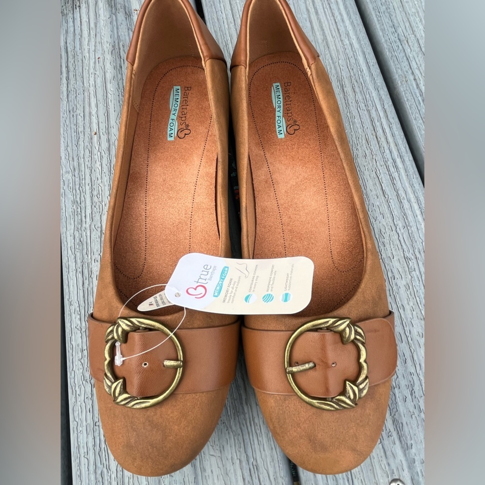 BareTraps Brown and Gold Loafers with Decorative Buckle Milady Size 11M NWT